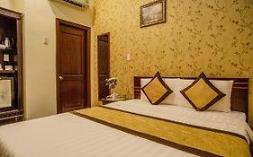 Dong Bao Hotel